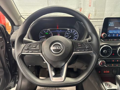 Used 2025 Nissan Sentra SV FWD image 5