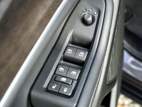 New 2025 Jeep Grand Cherokee L Limited image 23