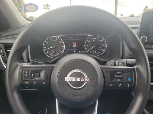 Used 2024 Nissan Rogue SV image 22