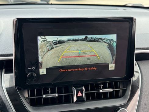 Used 2023 Toyota Corolla Cross XLE w/ Convenience Package image 24