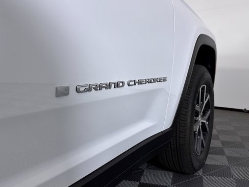 New 2025 Jeep Grand Cherokee L Limited image 29