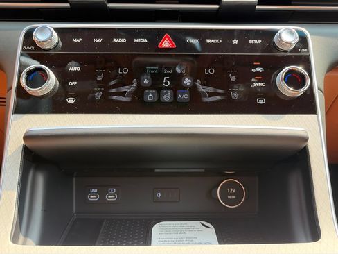 New 2026 Genesis GV80 3.5T Prestige AWD/4WD image 19