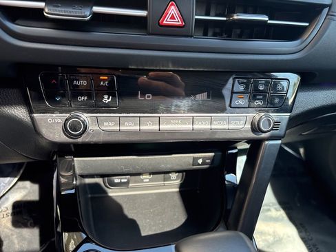 Certified 2025 Kia Seltos EX w/ EX Sunroof Package AWD/4WD image 19