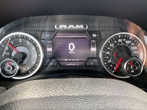 Used 2024 RAM 1500 Laramie RWD image 25