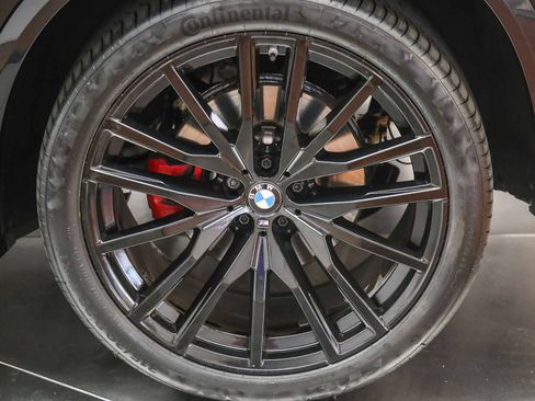 Used 2022 BMW X5 xDrive40i w/ M Sport Package AWD/4WD image 11
