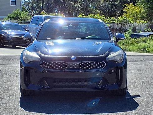 Used 2018 Kia Stinger GT2 image 2
