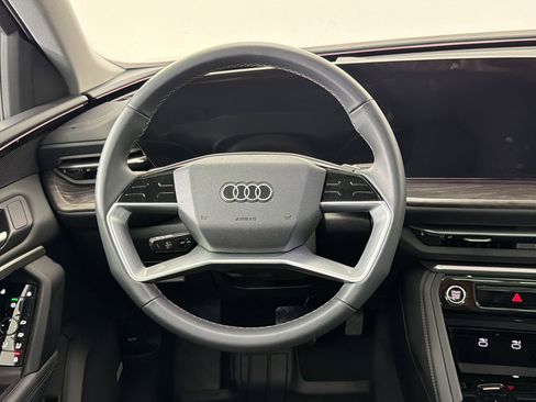 Used 2025 Audi Q5 Premium w/ Convenience Package image 17