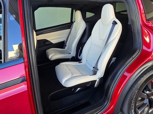 Used 2023 Tesla Model X Plaid image 13