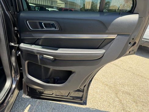Used 2019 Ford Explorer XLT w/ Equipment Group 201A AWD/4WD image 28