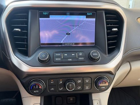 Used 2018 GMC Acadia Denali w/ Technology Package FWD image 9