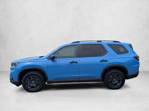 Used 2025 Honda Pilot TrailSport image 9