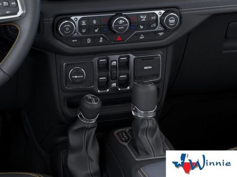 New 2026 Jeep Wrangler Sahara w/ Technology Group AWD/4WD image 28