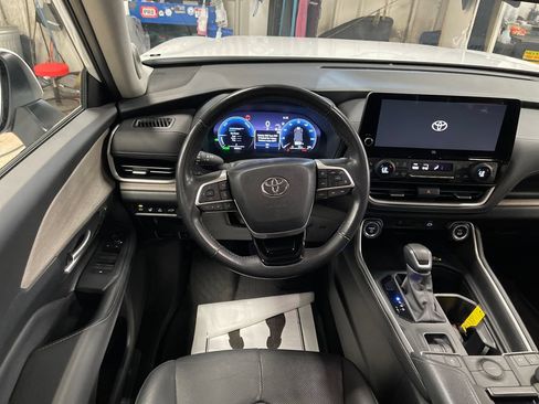 Certified 2024 Toyota Grand Highlander AWD Hybrid image 16