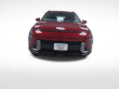 Used 2025 Hyundai Kona SEL AWD/4WD image 3