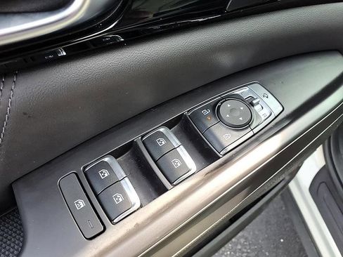 Used 2025 Kia Carnival SX Prestige image 12