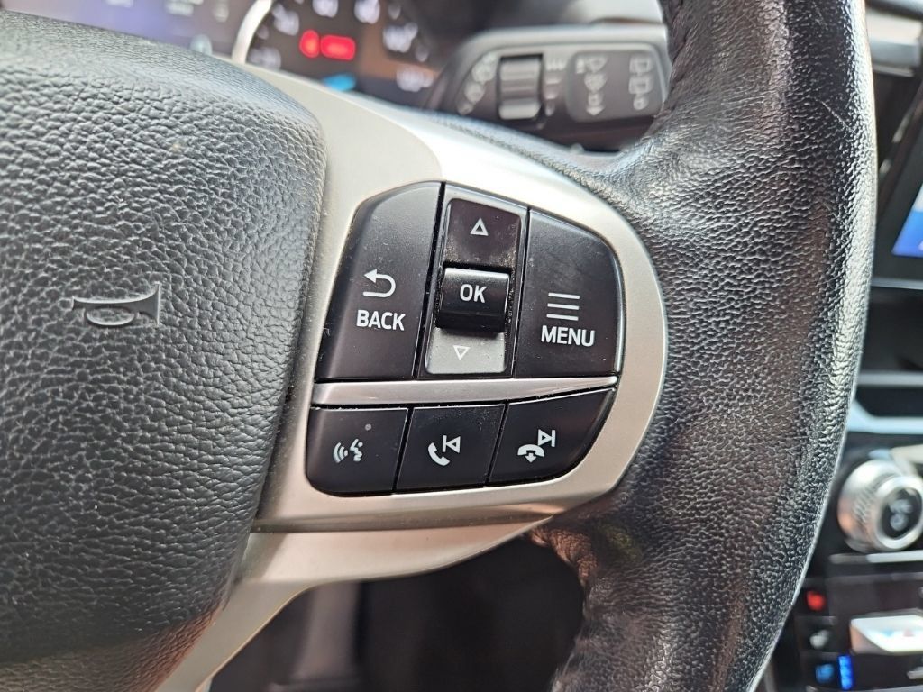 Used 2022 Ford Explorer Limited w/ Equipment Group 301A RWD image 12