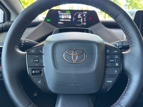 Used 2025 Toyota Prius Plug-In Hybrid FWD image 22
