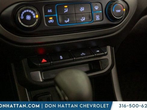 Used 2022 Chevrolet Colorado LT w/ LT Convenience Package image 11