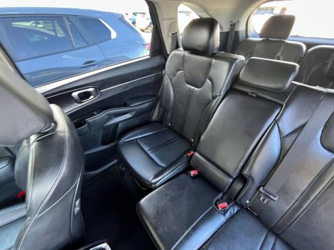 Used 2024 Kia Sorento S FWD image 41