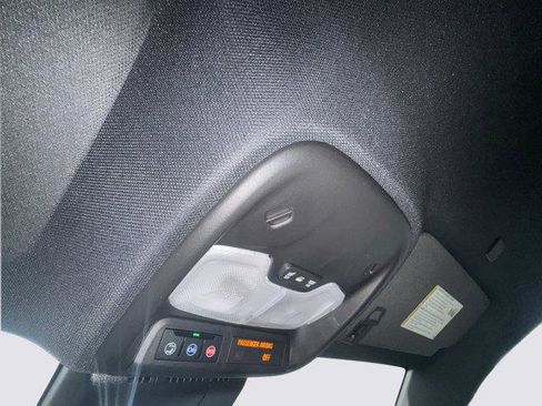 New 2025 GMC Canyon Elevation w/ Convenience Package image 31