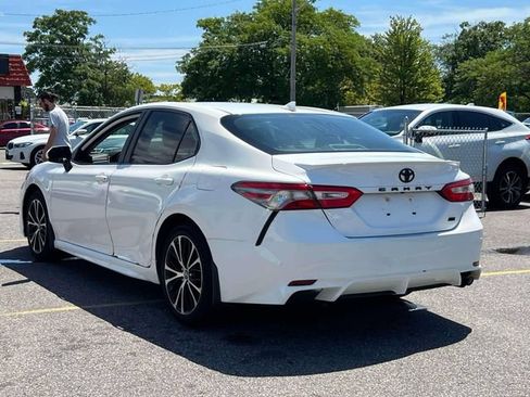 Used 2019 Toyota Camry SE FWD image 8