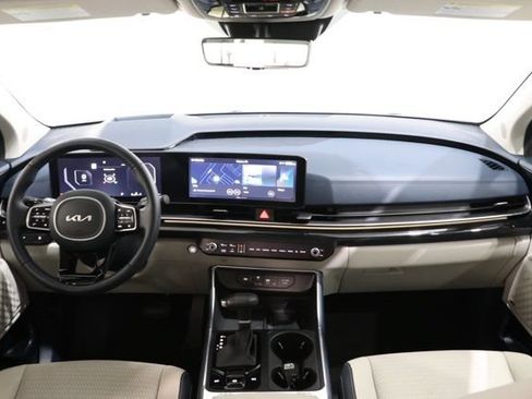 Used 2025 Kia Carnival SX Prestige FWD image 14