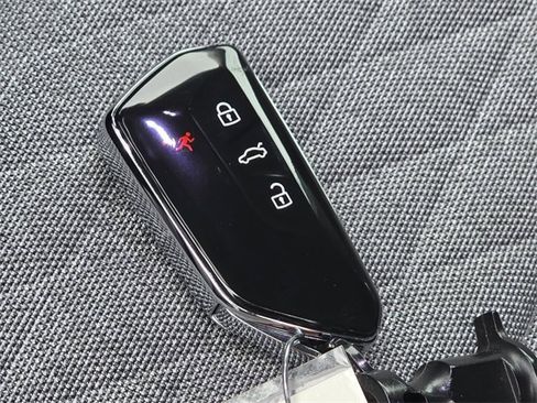 New 2025 Volkswagen Tiguan S image 18