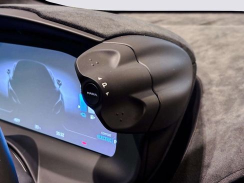 New 2026 McLaren Artura image 24