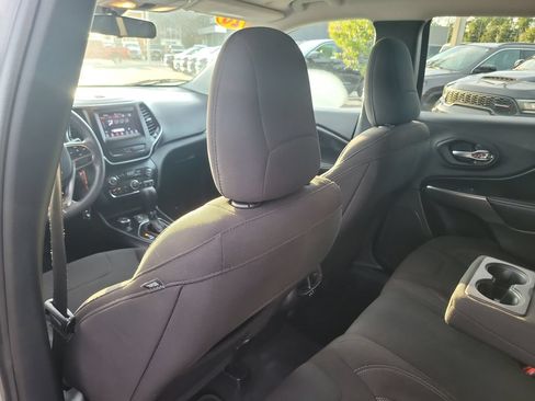 Used 2020 Jeep Cherokee Latitude AWD/4WD image 12