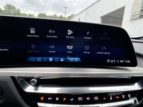 Used 2025 Cadillac Lyriq Luxury RWD image 27