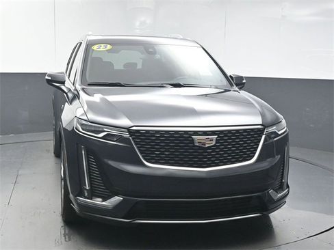Used 2023 Cadillac XT6 Premium Luxury image 3