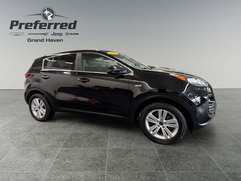 Used 2017 Kia Sportage LX w/ LX Popular Package image 8