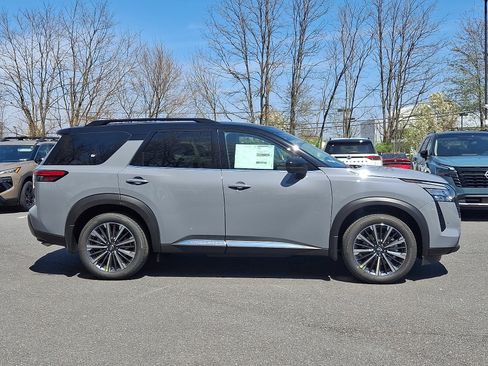 New 2026 Nissan Pathfinder Platinum AWD/4WD image 5