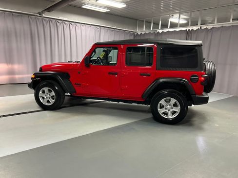 Used 2022 Jeep Wrangler Unlimited Sport image 4