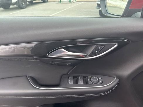 Used 2025 Buick Envision Preferred image 18