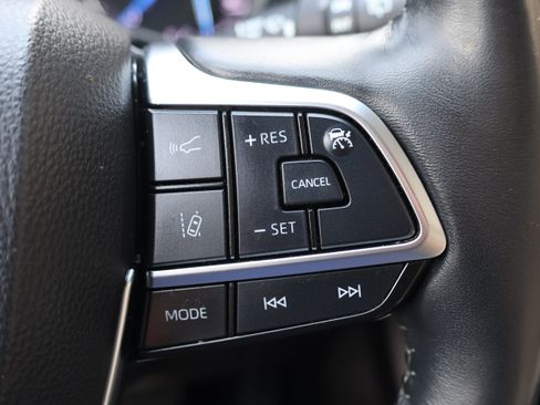 Used 2021 Toyota Highlander Limited AWD/4WD image 29