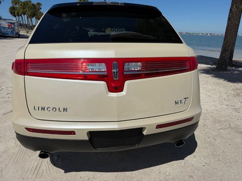 Used 2018 Lincoln MKT Reserve w/ Technology Package image 3