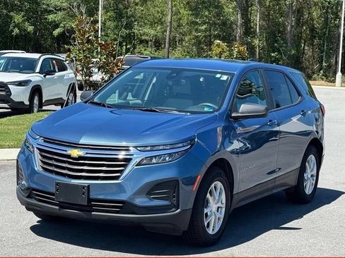 Used 2024 Chevrolet Equinox LS FWD image 2