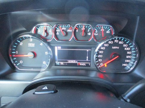 Used 2017 GMC Sierra 2500 SLE w/ SLE Preferred Package image 11