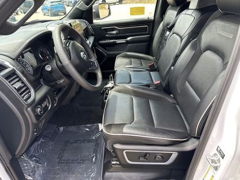 Used 2025 RAM 1500 Laramie AWD/4WD image 27