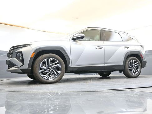 Used 2025 Hyundai Tucson Limited AWD/4WD image 30