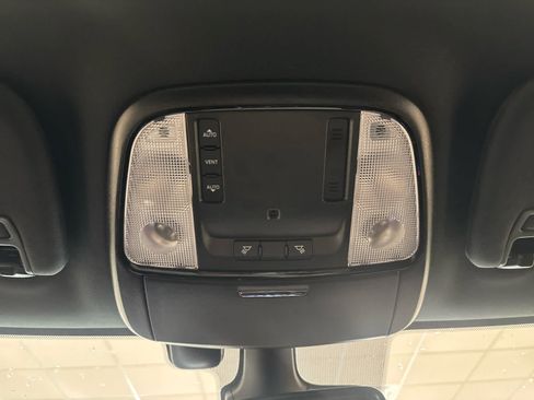 Used 2024 Dodge Durango SXT w/ SXT Blacktop Group AWD/4WD image 33
