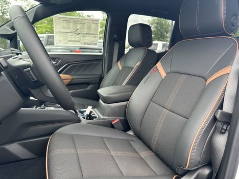 New 2025 GMC Canyon AT4 w/ LPO, Off Road Lift Package image 27