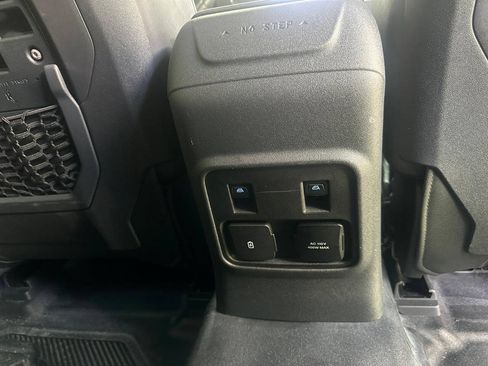 Used 2022 Ford Bronco Black Diamond AWD/4WD image 12