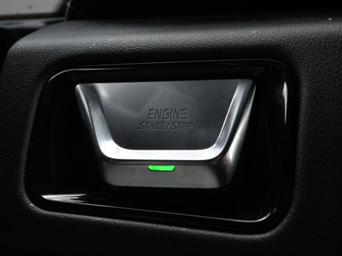 Used 2025 GMC Yukon Denali w/ Sun & Power Step Package RWD image 16