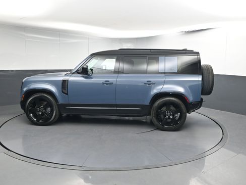 Certified 2023 Land Rover Defender 110 X-Dynamic SE image 2