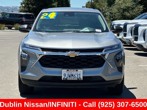 Used 2024 Chevrolet Trax LS w/ Driver Confidence Package FWD image 9
