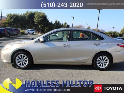 Used 2015 Toyota Camry LE image 2