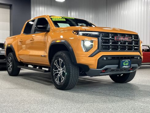Certified 2025 GMC Canyon AT4 w/ Technology Plus Package AWD/4WD image 6