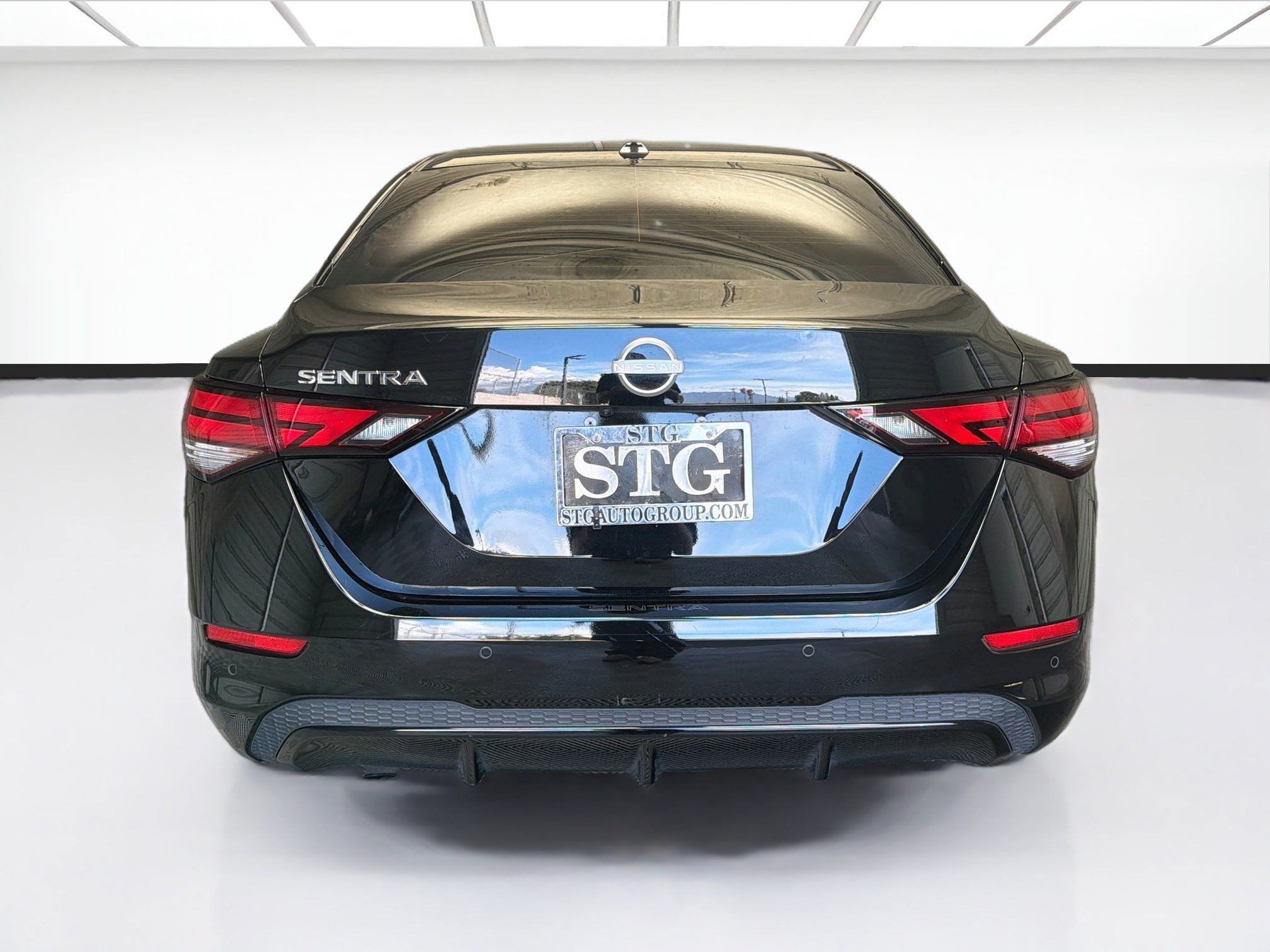 Used 2025 Nissan Sentra SV FWD image 5